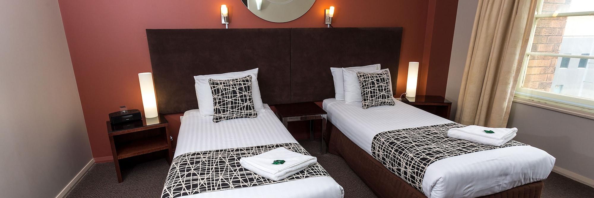 Clarendon Hotel Newcastle Bagian luar foto