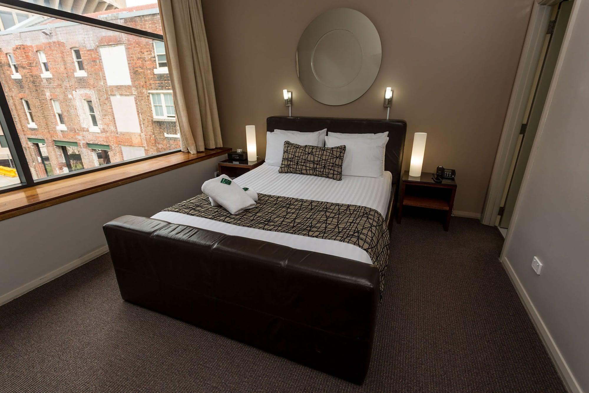 Clarendon Hotel Newcastle Bagian luar foto