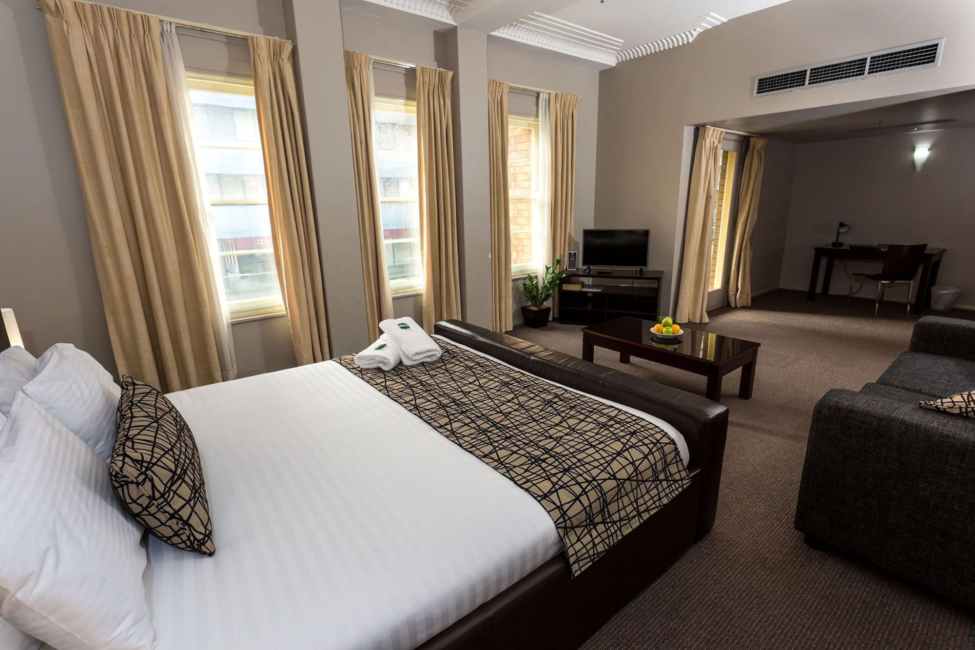 Clarendon Hotel Newcastle Bagian luar foto
