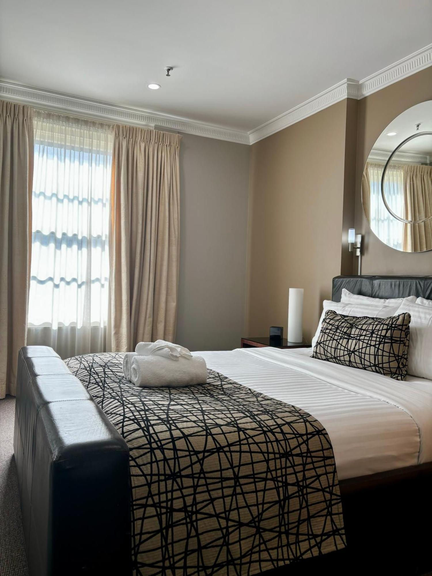 Clarendon Hotel Newcastle Bagian luar foto