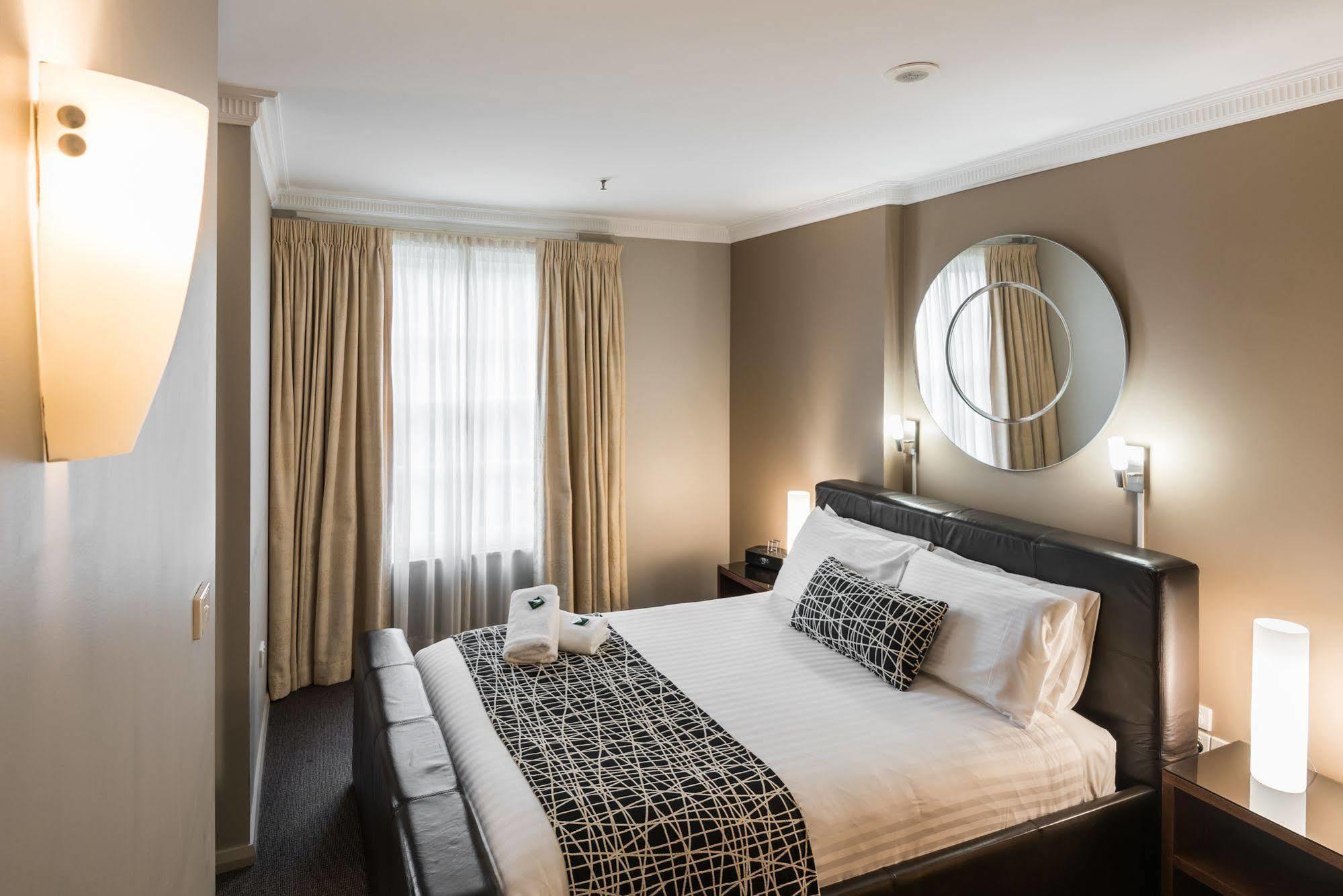 Clarendon Hotel Newcastle Bagian luar foto