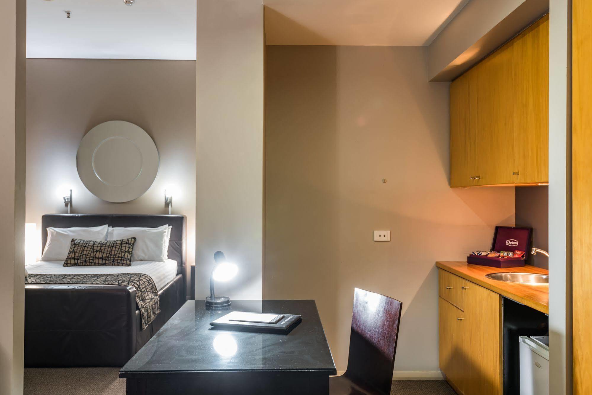 Clarendon Hotel Newcastle Bagian luar foto